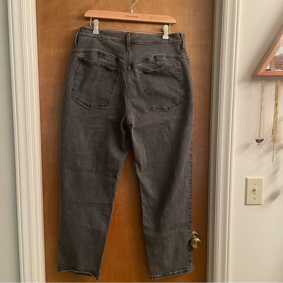 Madewell The Perfect Vintage Straight Jean in Meaford Wash: Seamed Edition - Picture 4 of 7